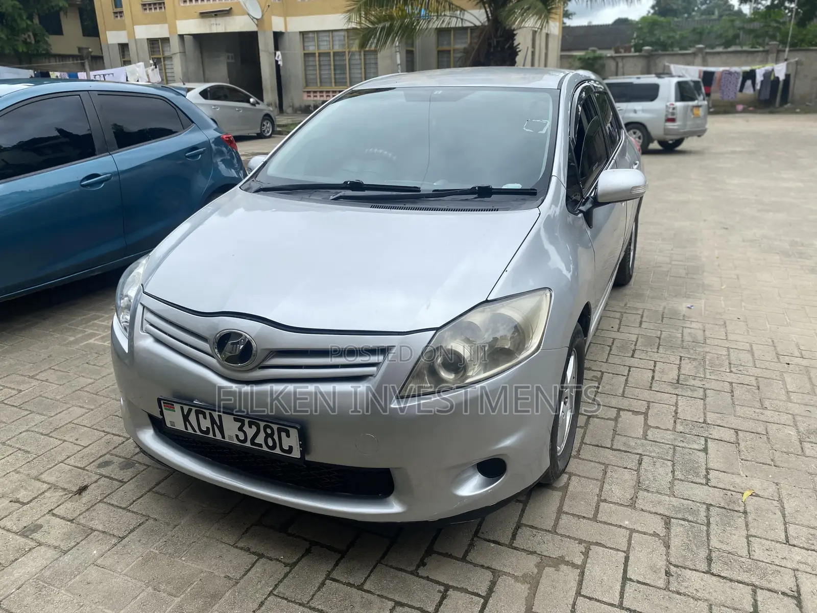 Toyota Auris 2011 Silver
