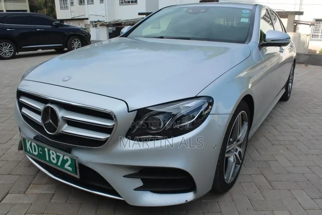 Mercedes-Benz E200 2016 Silver