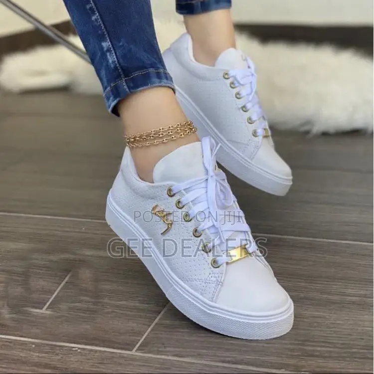Ladies Lacoste Sneakers <Lacoste Sneakers Size 37-42