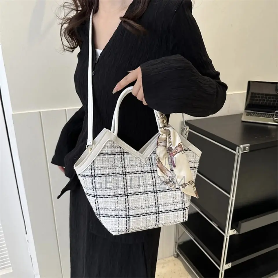 *Classic Stripe Crossbody Tote Bags*
 Size: 33.5 × 24cm
