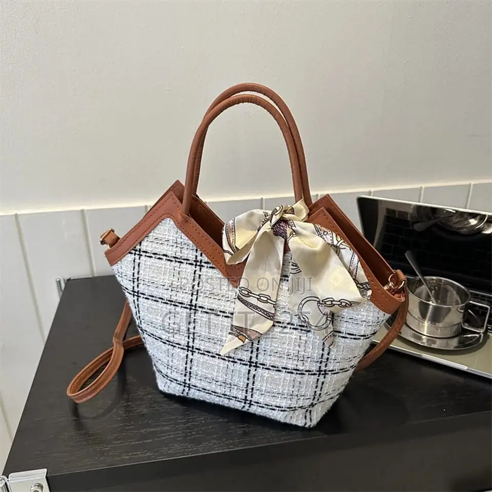 *Classic Stripe Crossbody Tote Bags*
 Size: 33.5 × 24cm