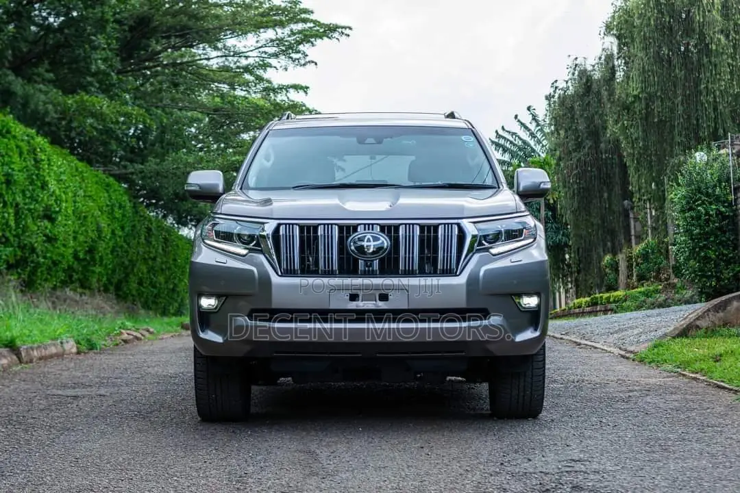 Toyota Land Cruiser Prado 2.8 2018 Gray
