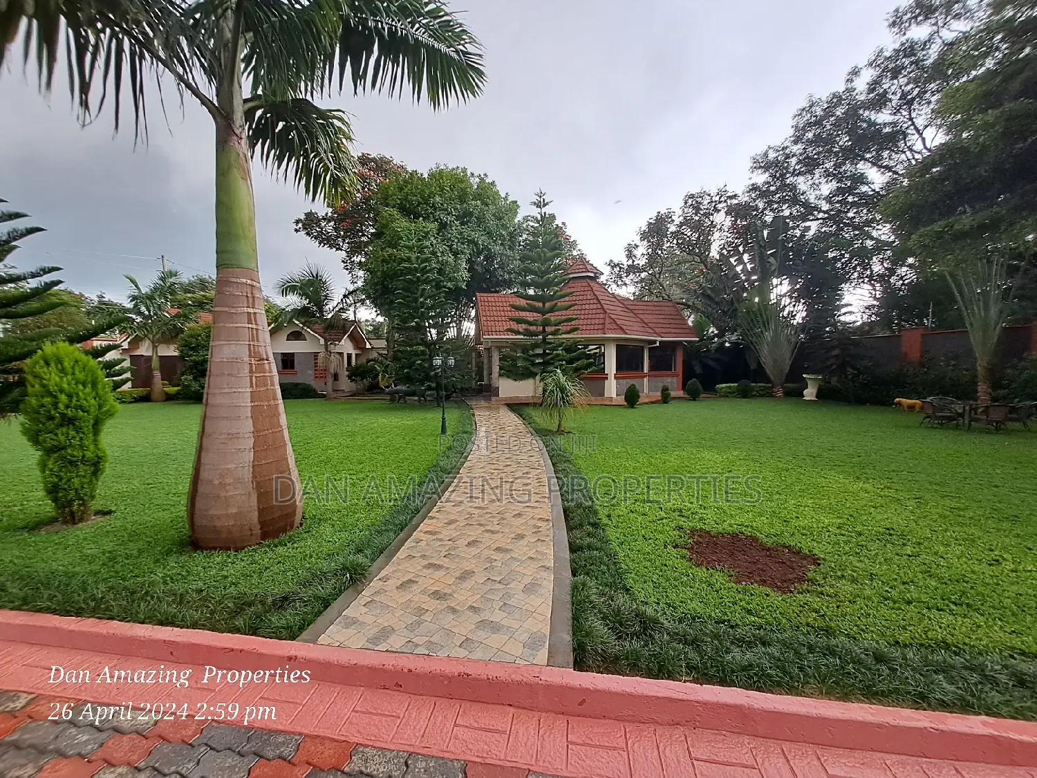 6bdrm Mansion in /On 1 Acre, Runda for sale