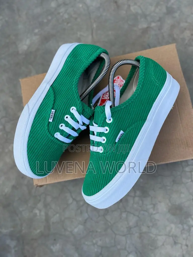 Cuodroy Vans