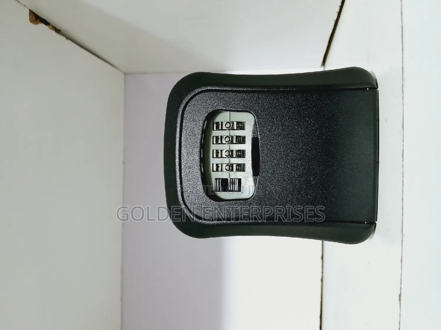 Airbnb/Guestroom Full Metallic Key Lock Safe Box
