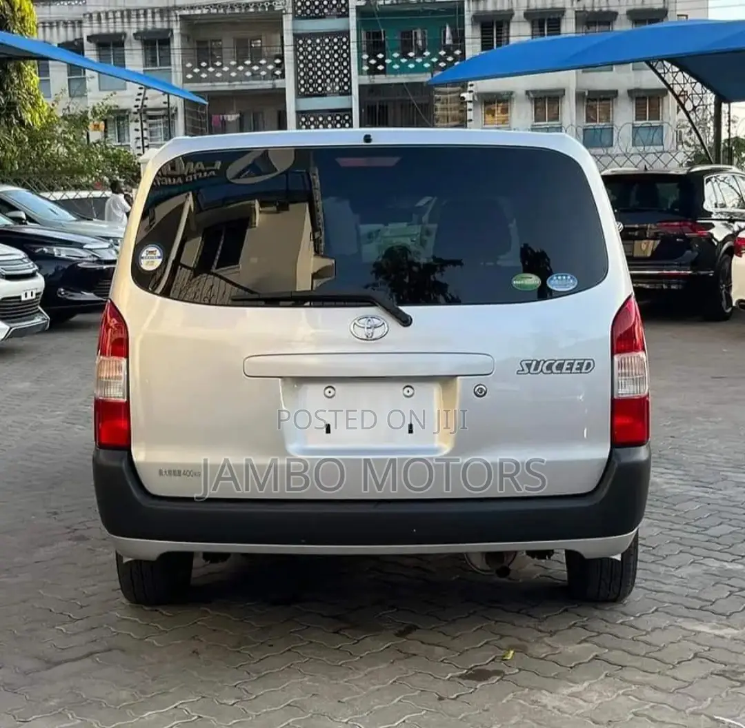 Toyota Succeed 2017 Silver