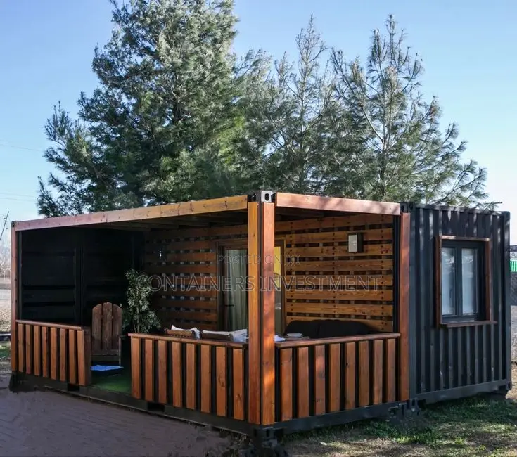 20ft Container Studio House With a Deck Extension
