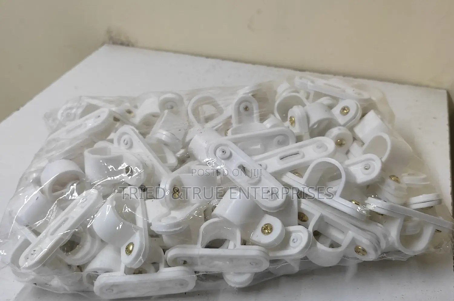 20mm Saddle Clips With Spacer Bar