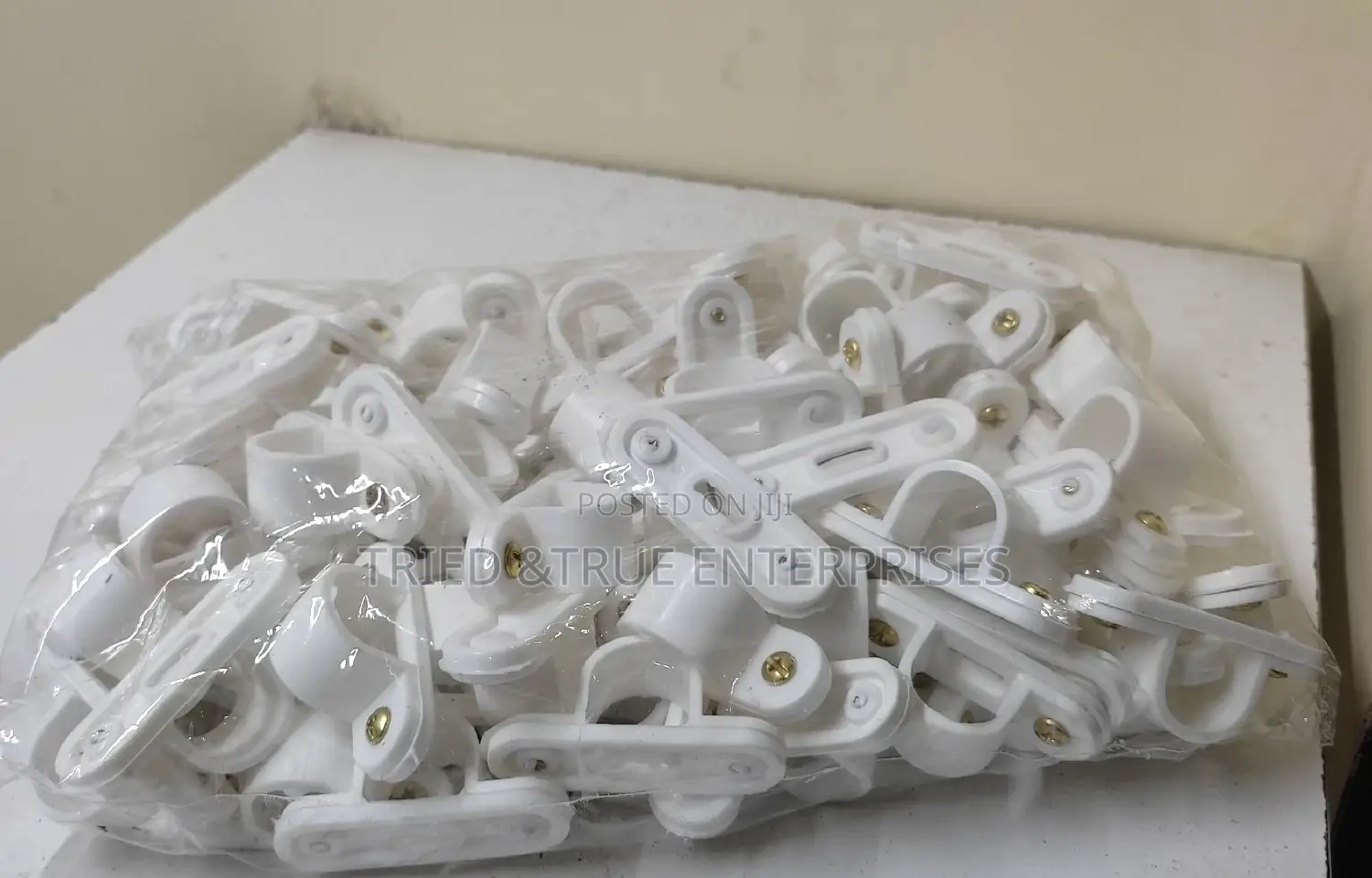20mm Saddle Clips With Spacer Bar