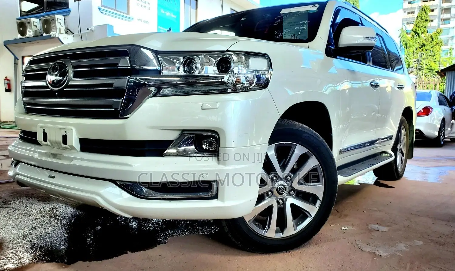 Toyota Land Cruiser 4.6 V8 ZX 2017 White