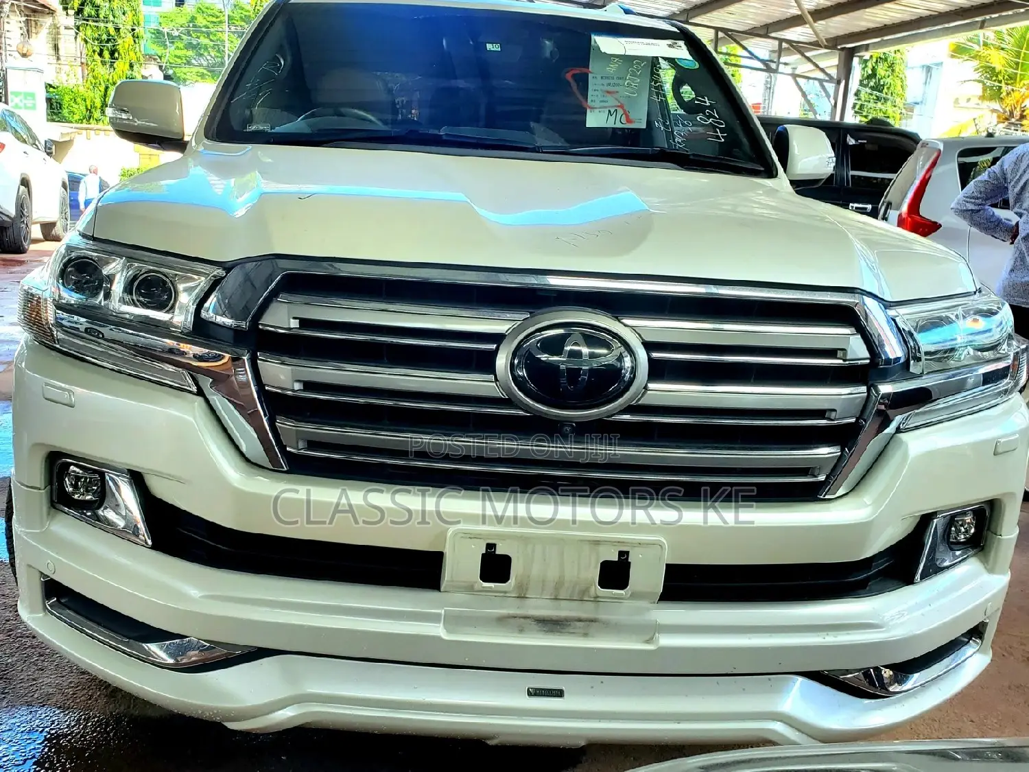 Toyota Land Cruiser 4.6 V8 ZX 2017 White