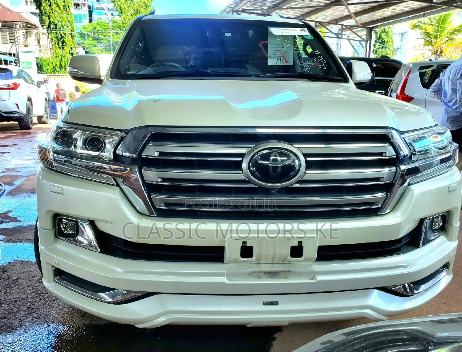 Toyota Land Cruiser 4.6 V8 ZX 2017 White