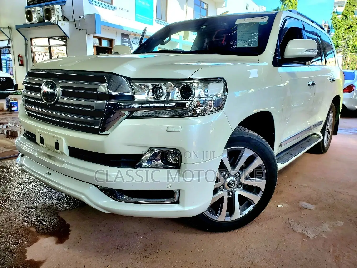 Toyota Land Cruiser 4.6 V8 ZX 2017 White