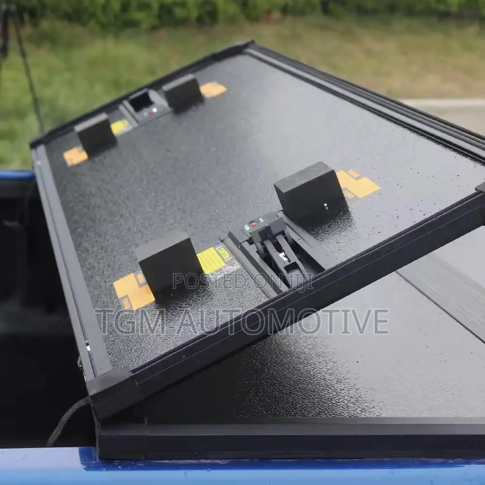 Hilux Vigo 2005-2014 Folding Roller Lid/Tonneau Cover