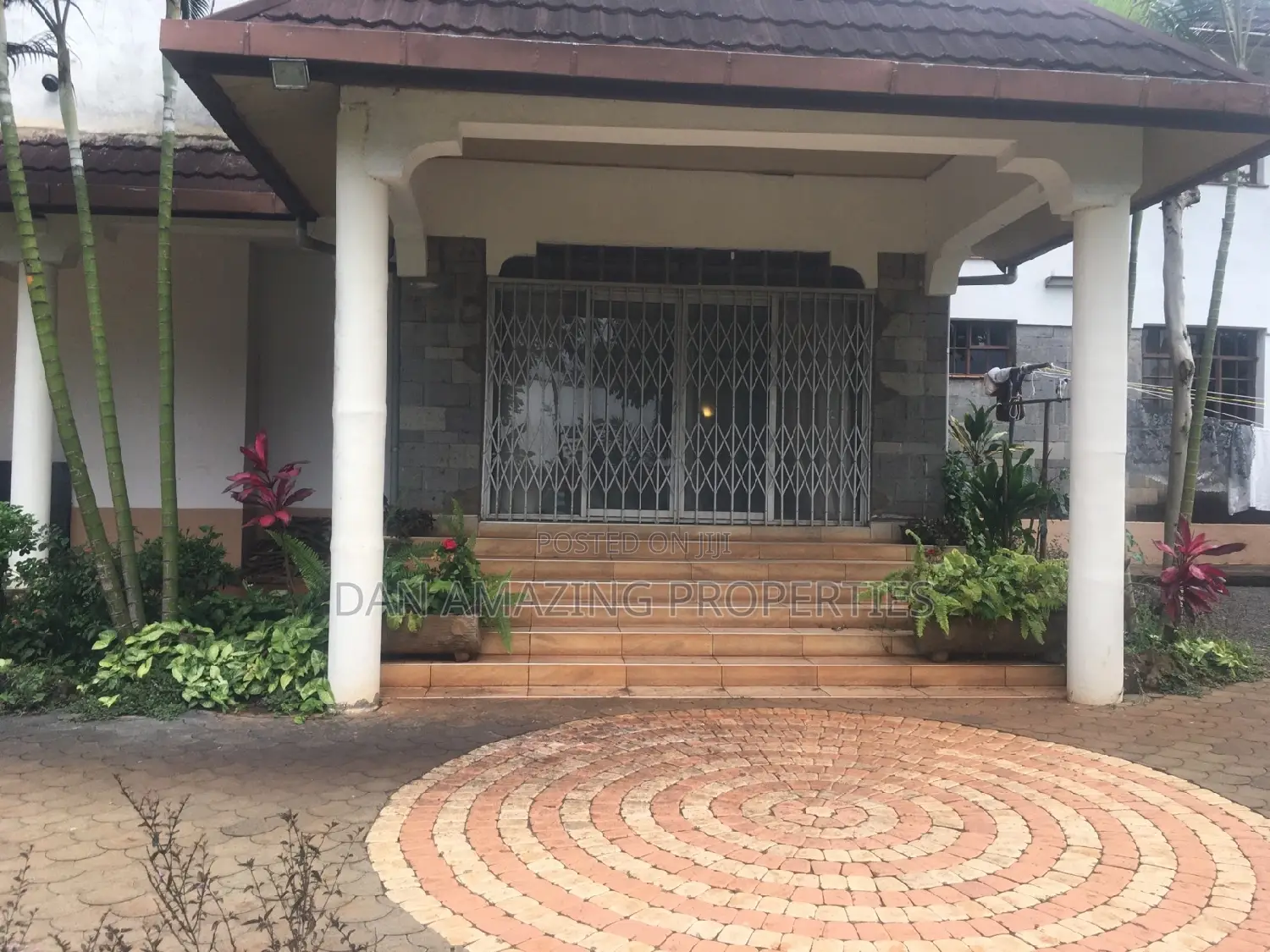7bdrm Maisonette in Parkside 1/2 Acre, Muthaiga North for sale