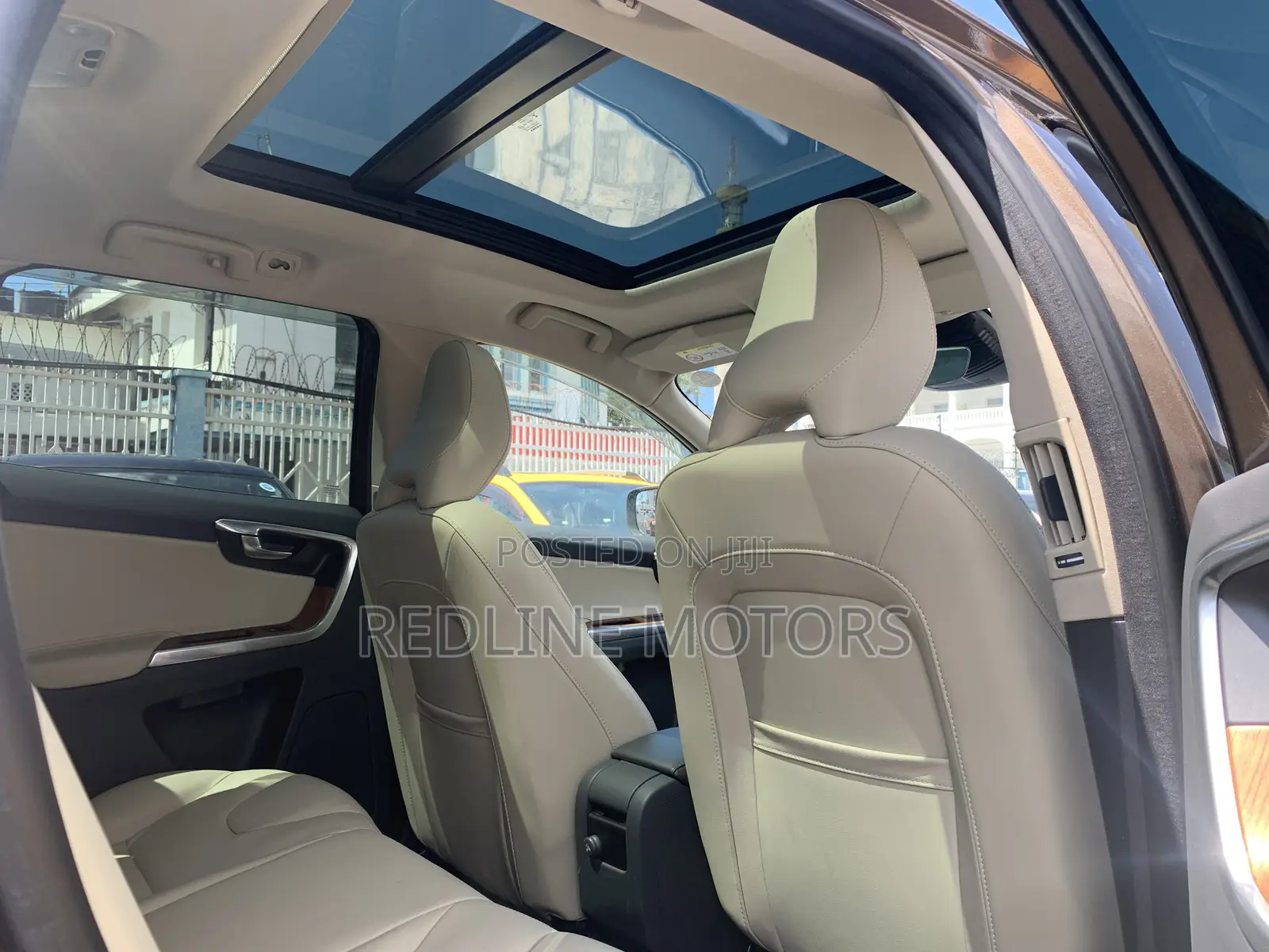 Volvo XC60 T5 Dynamic FWD 2017 Gold