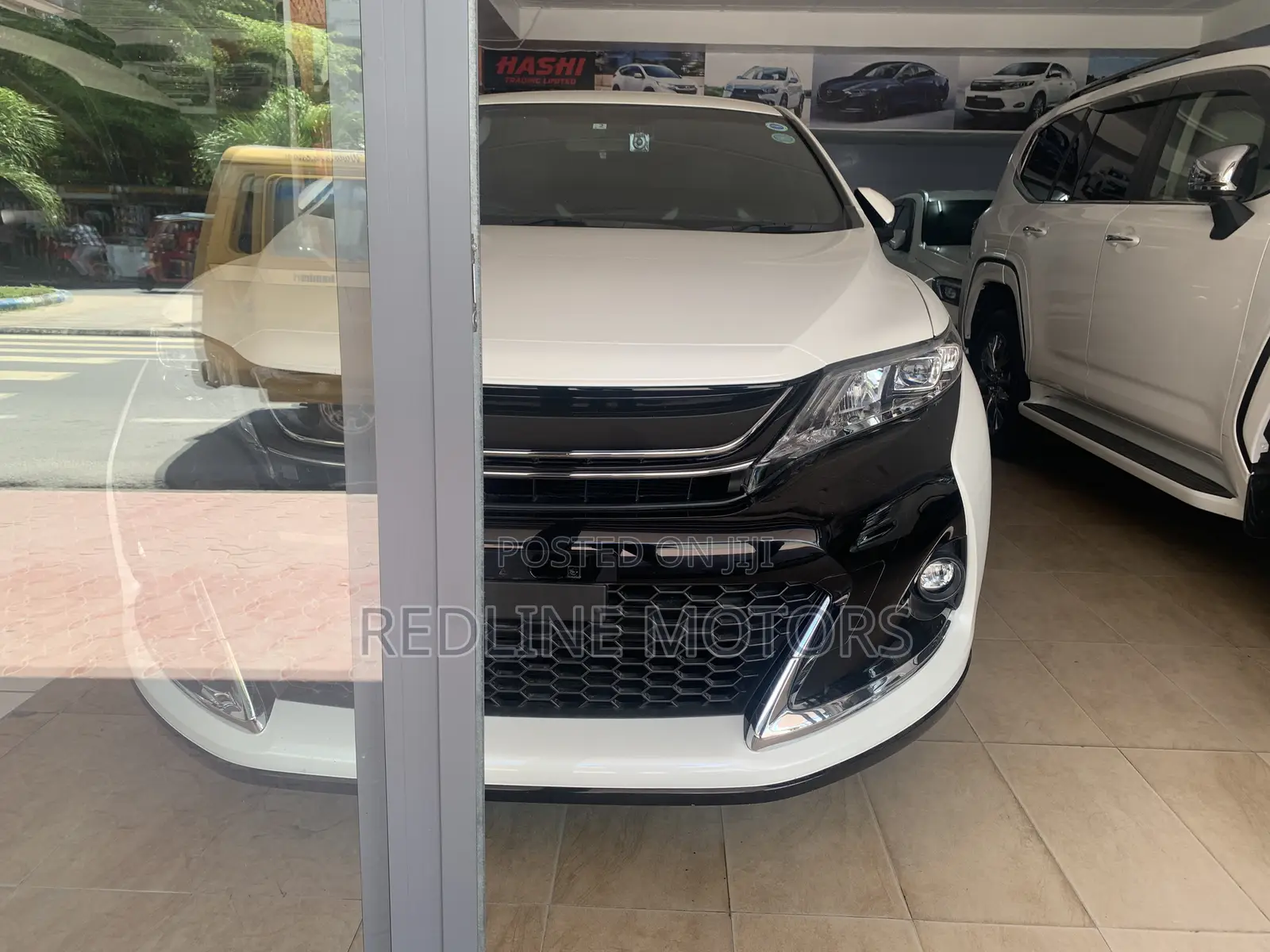 Toyota Harrier 2.0 2017 White