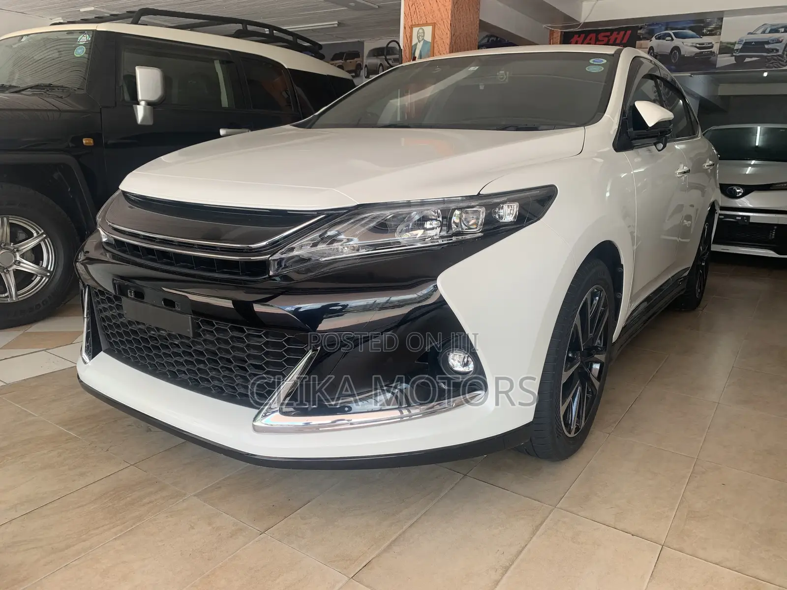 Toyota Harrier 2.0 2017 White