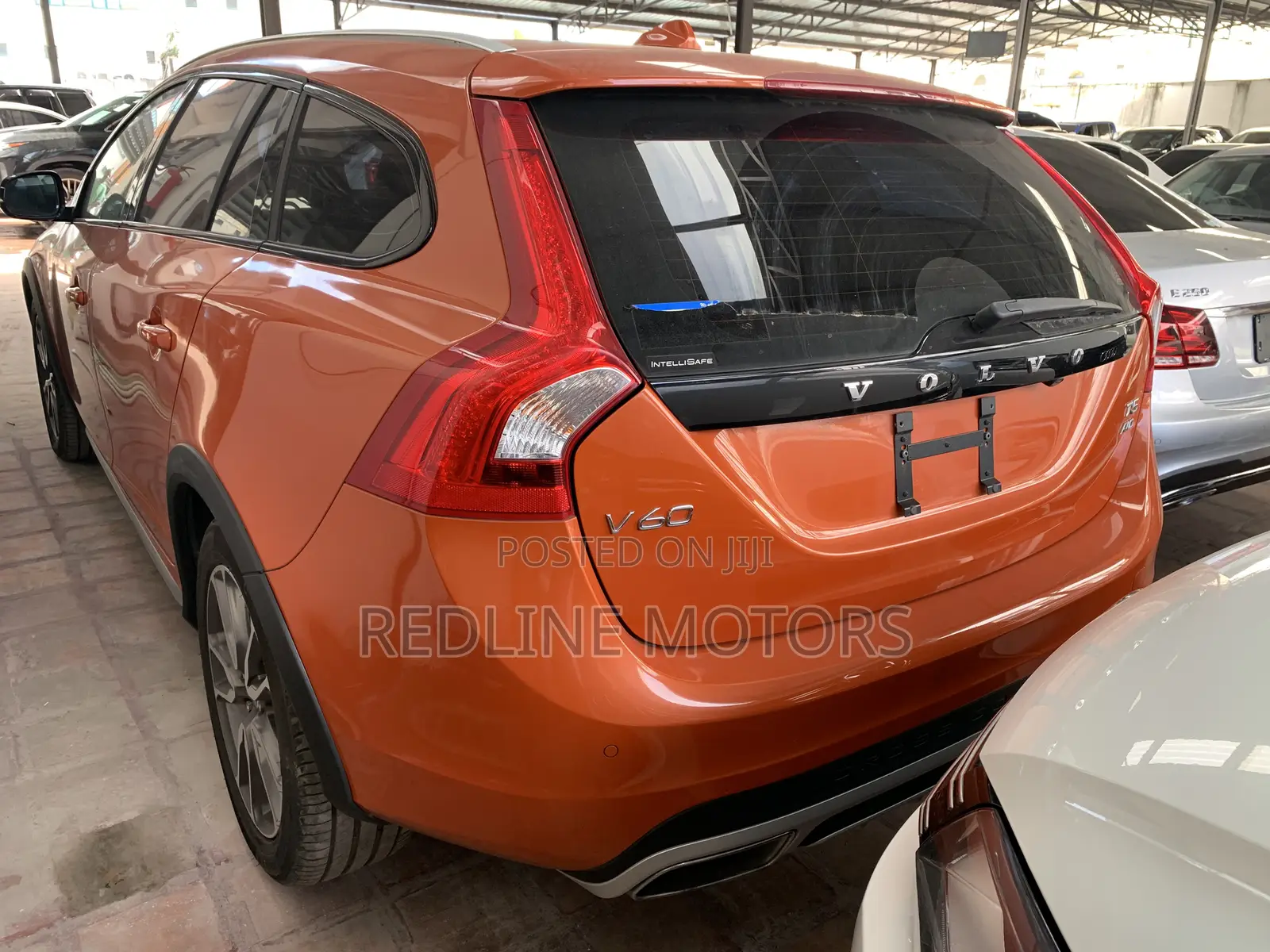 Volvo V60 T5 AWD 2017 Orange