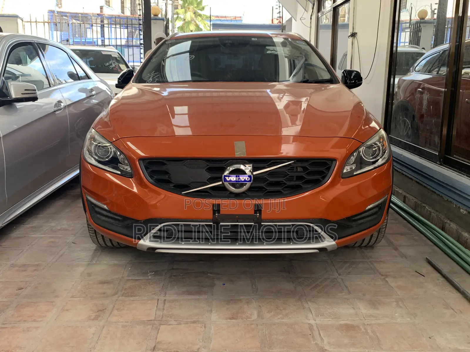 Volvo V60 T5 AWD 2017 Orange