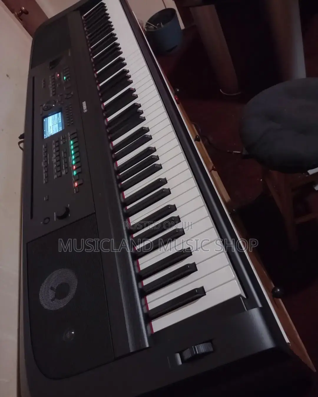 Yamaha DGX 670B