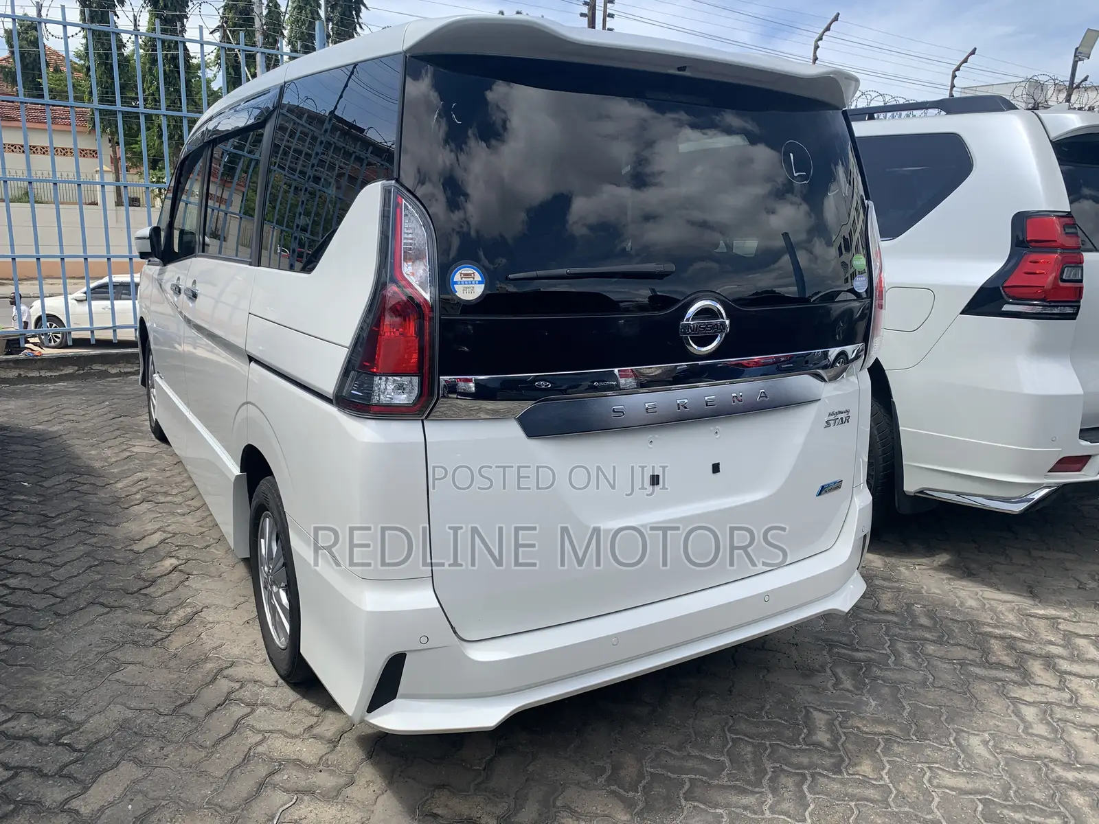 Nissan Serena 2017 White
