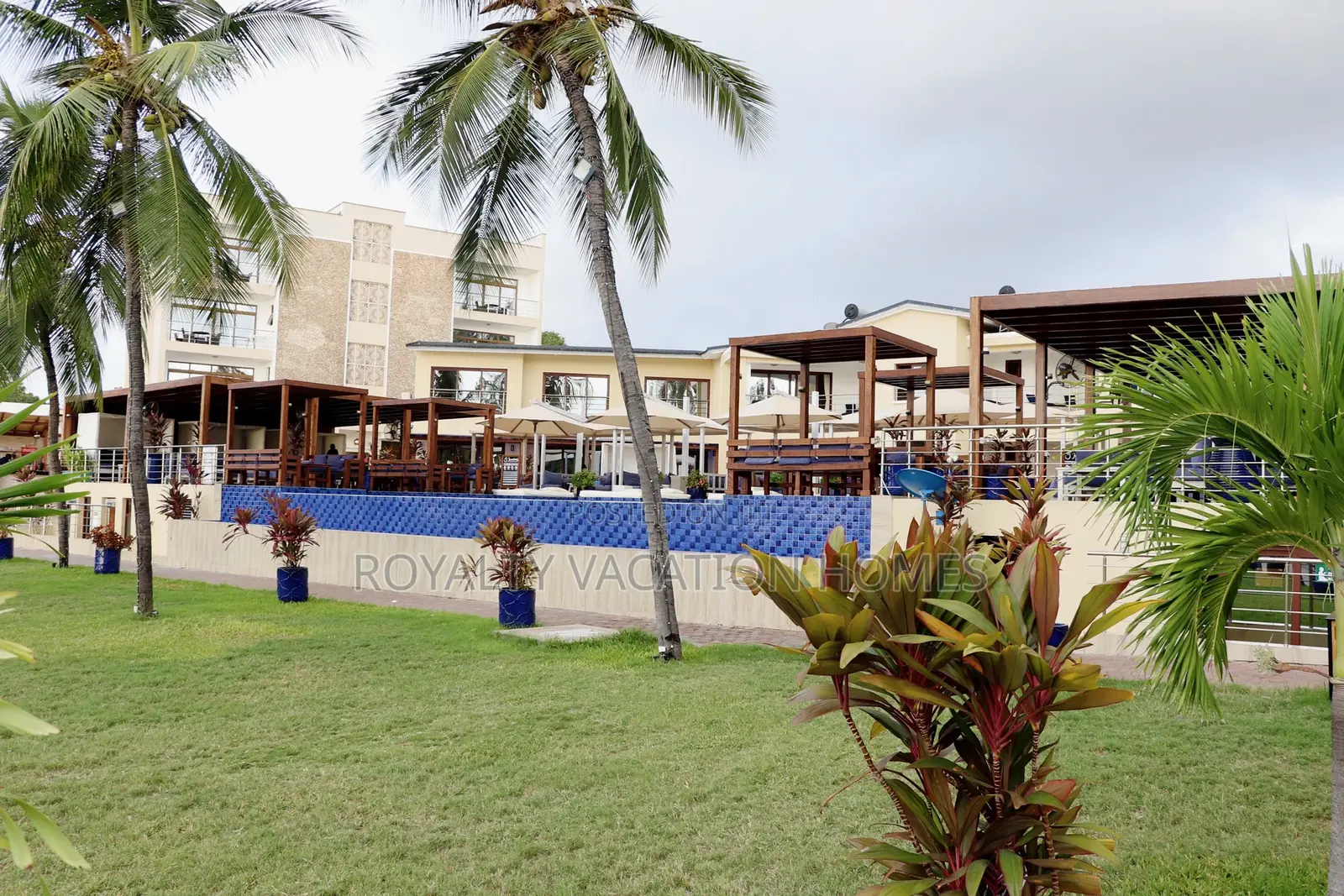 Jumeirah 1 Bedroom Beachfront Apartment- Bed and Breakfast
