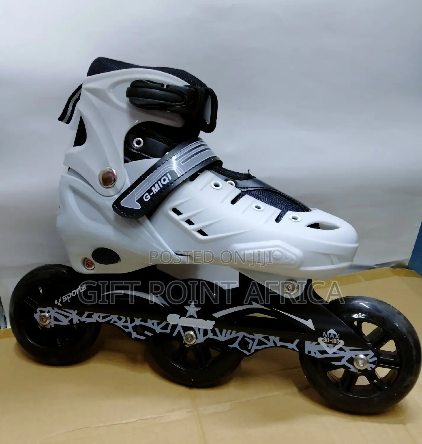 Professional Three Wheel Skates Shoes