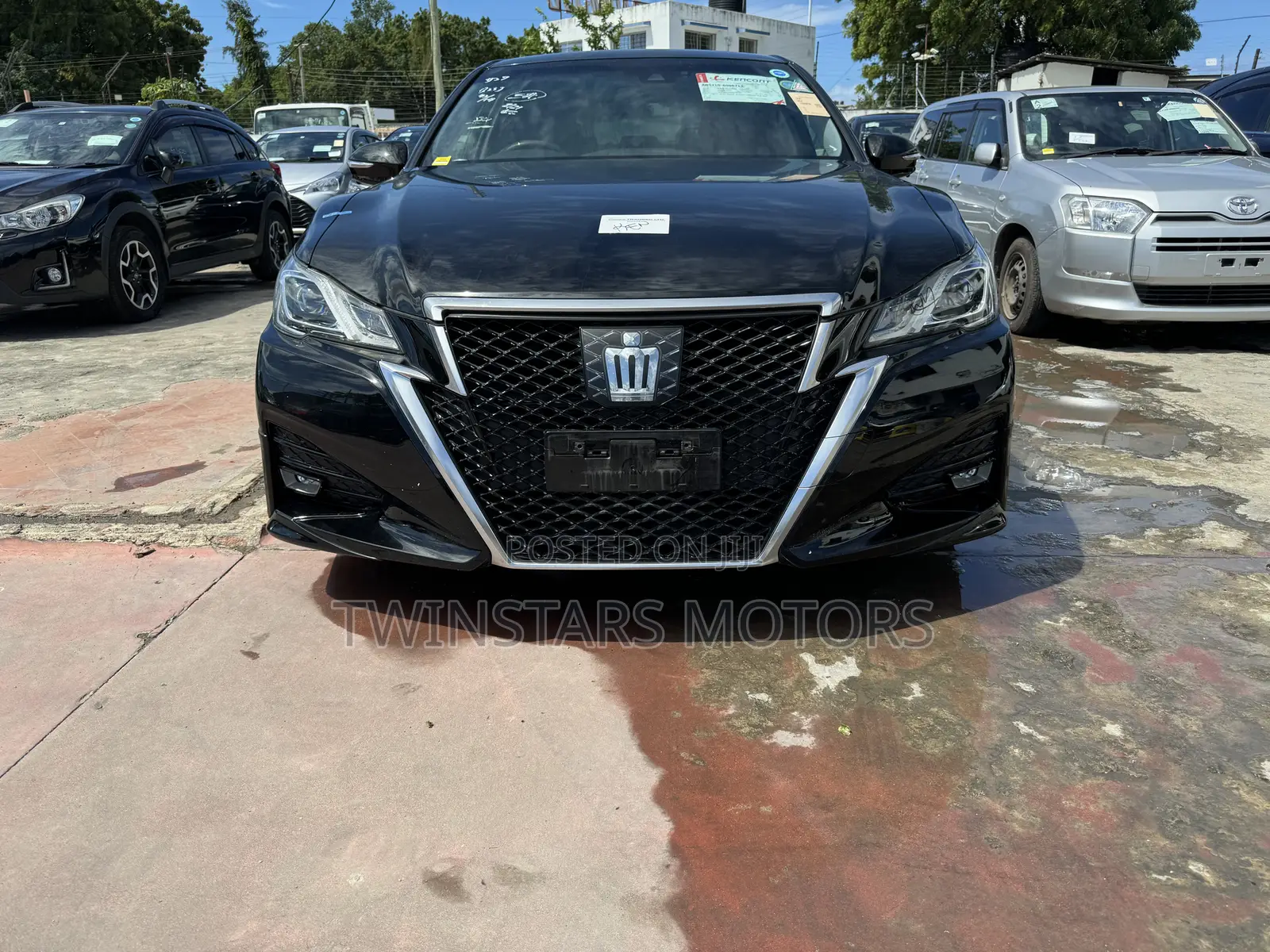 Toyota Crown 2017 Matt Black