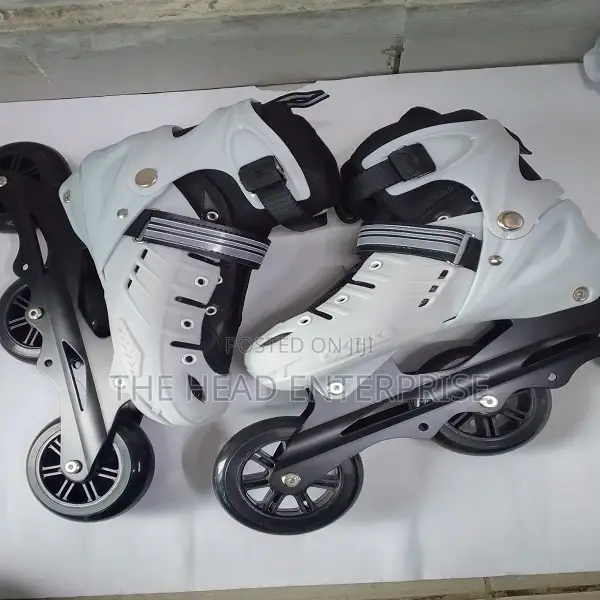 Rubber Skates 3 Wheel White Professional