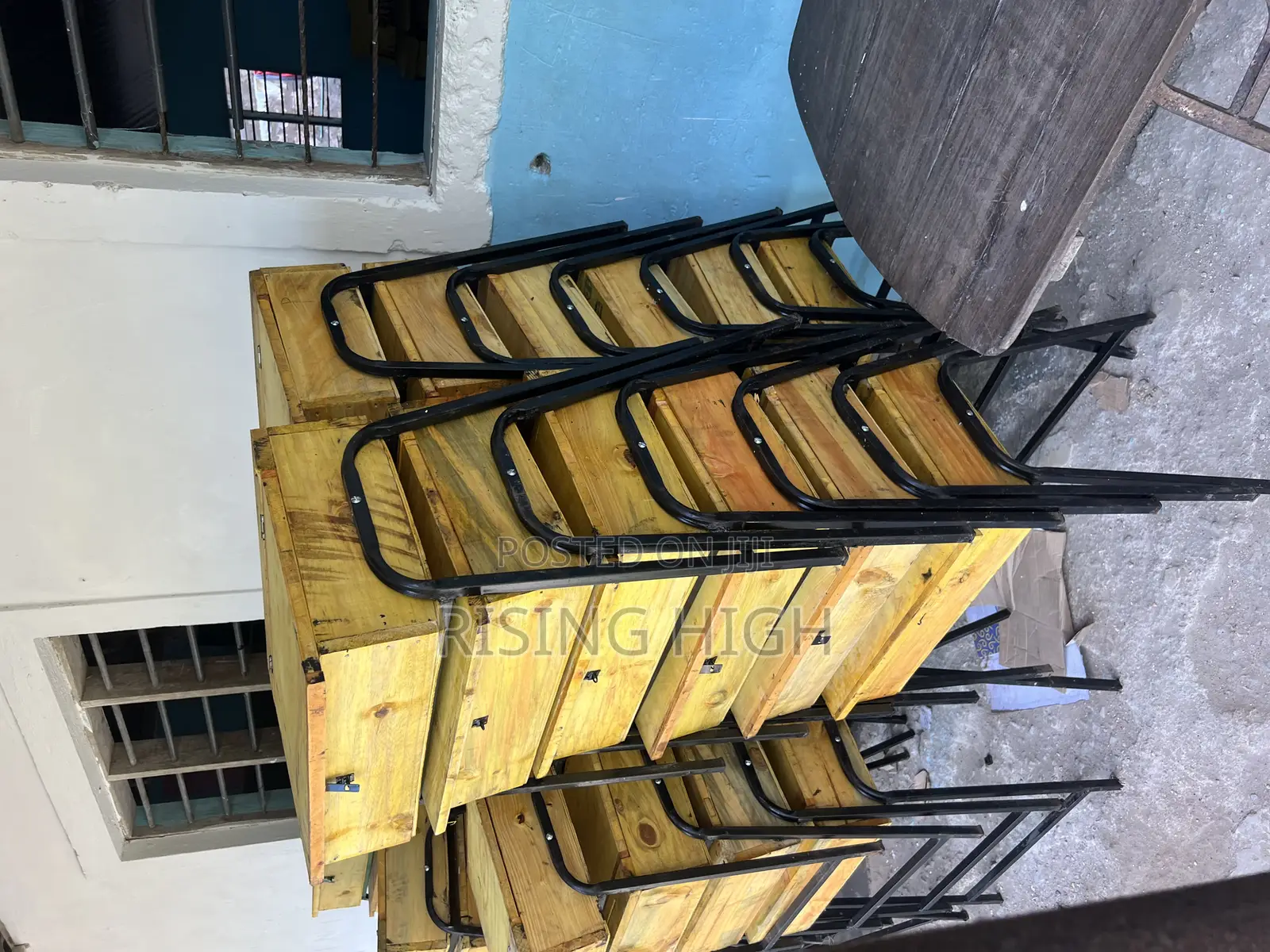 Quality School Lockers and Chairs