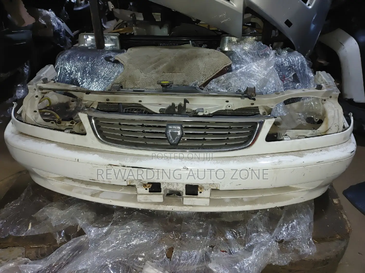 Toyota Corolla 111 Nosecut.