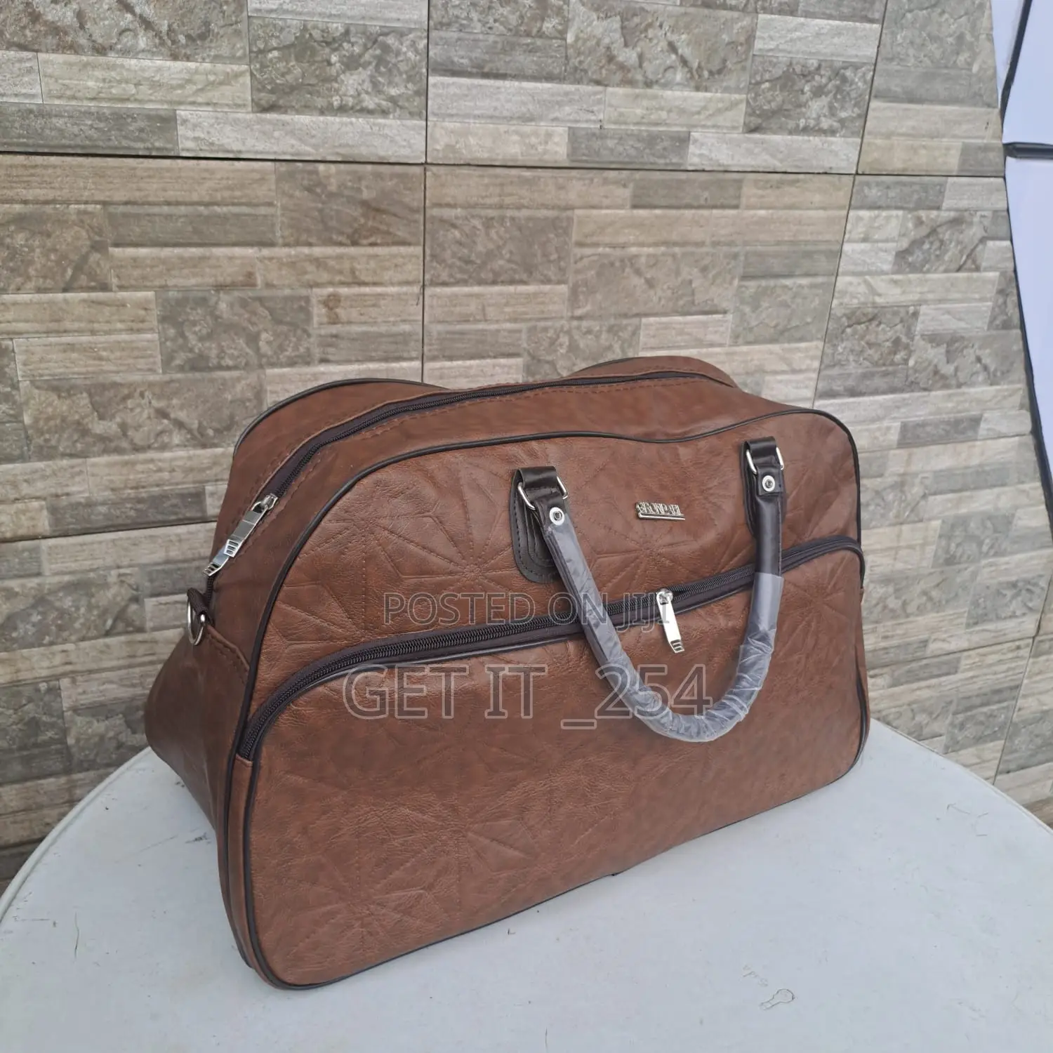 *Leather Travel Duffle Bag*
*Size: 48*23*34cm