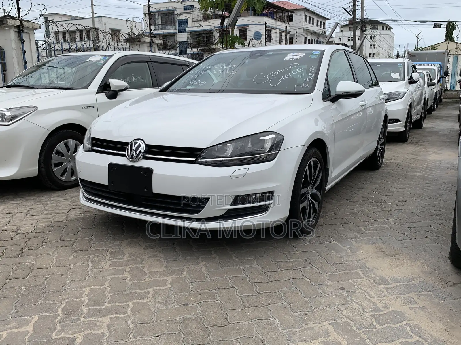 Volkswagen Golf 2017 White
