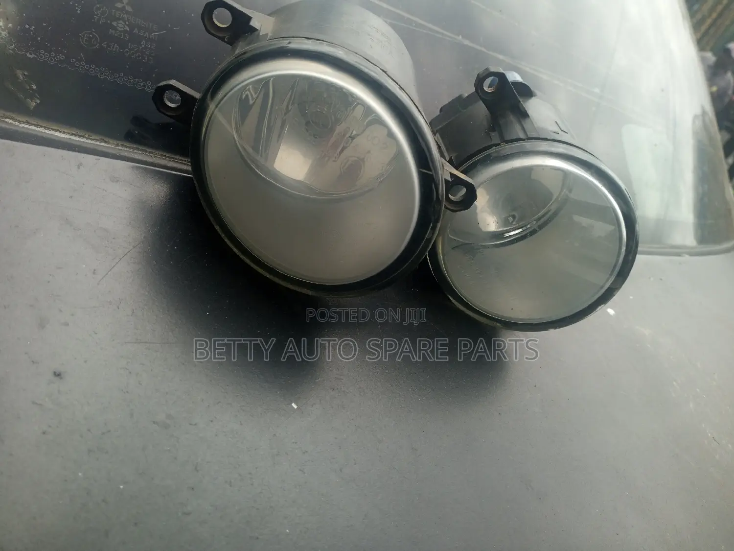 Toyota Fielder 2005 Fog Lights