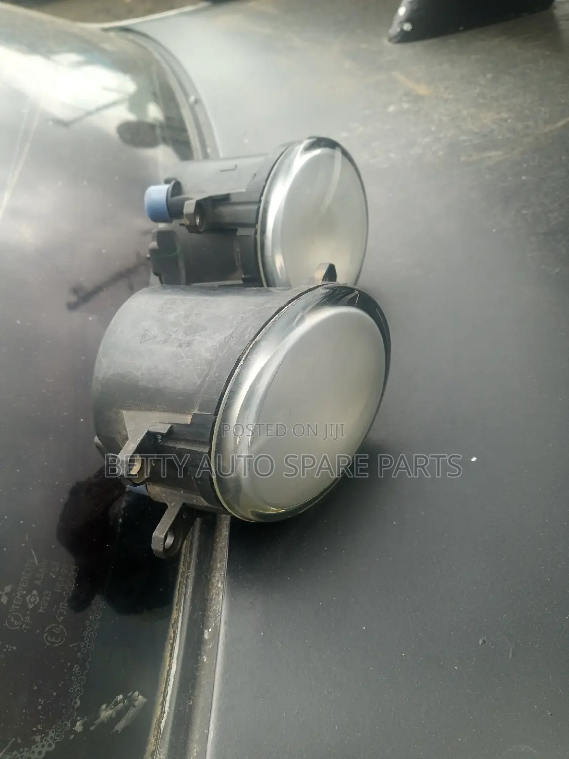 Toyota Fielder 2005 Fog Lights
