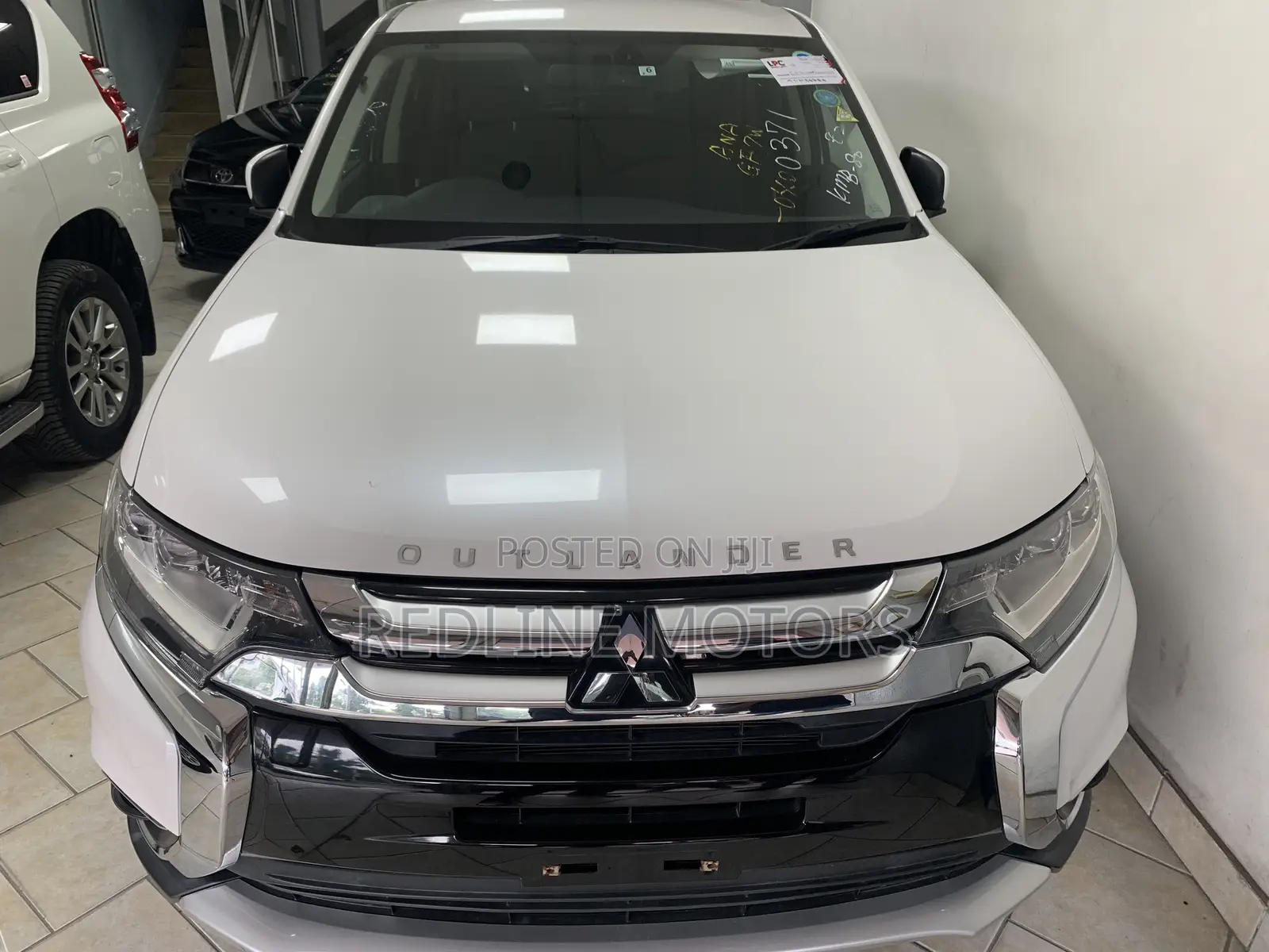 Mitsubishi Outlander 2017 Off white