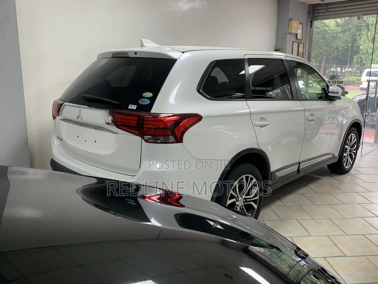 Mitsubishi Outlander 2017 Off white