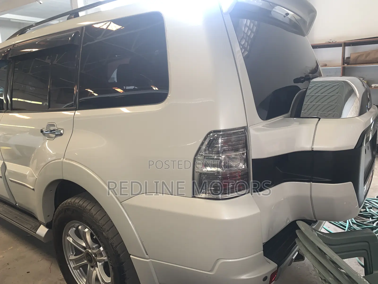Mitsubishi Pajero V80 3.2 DI-D 2016 Off white