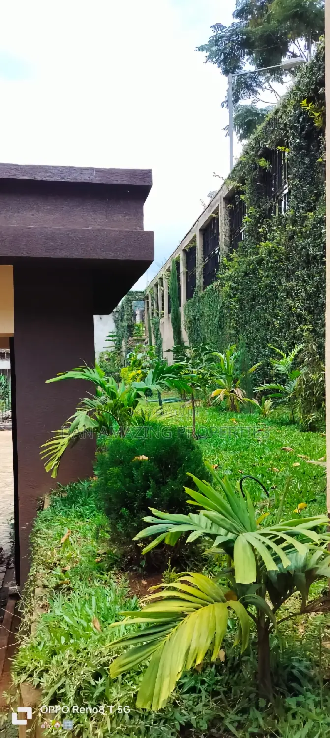 9bdrm Mansion in Nairobi On 1/2 Acre, Nyari for sale