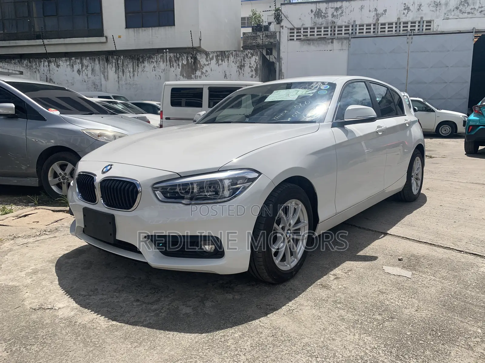 BMW 118i 2016 Off white