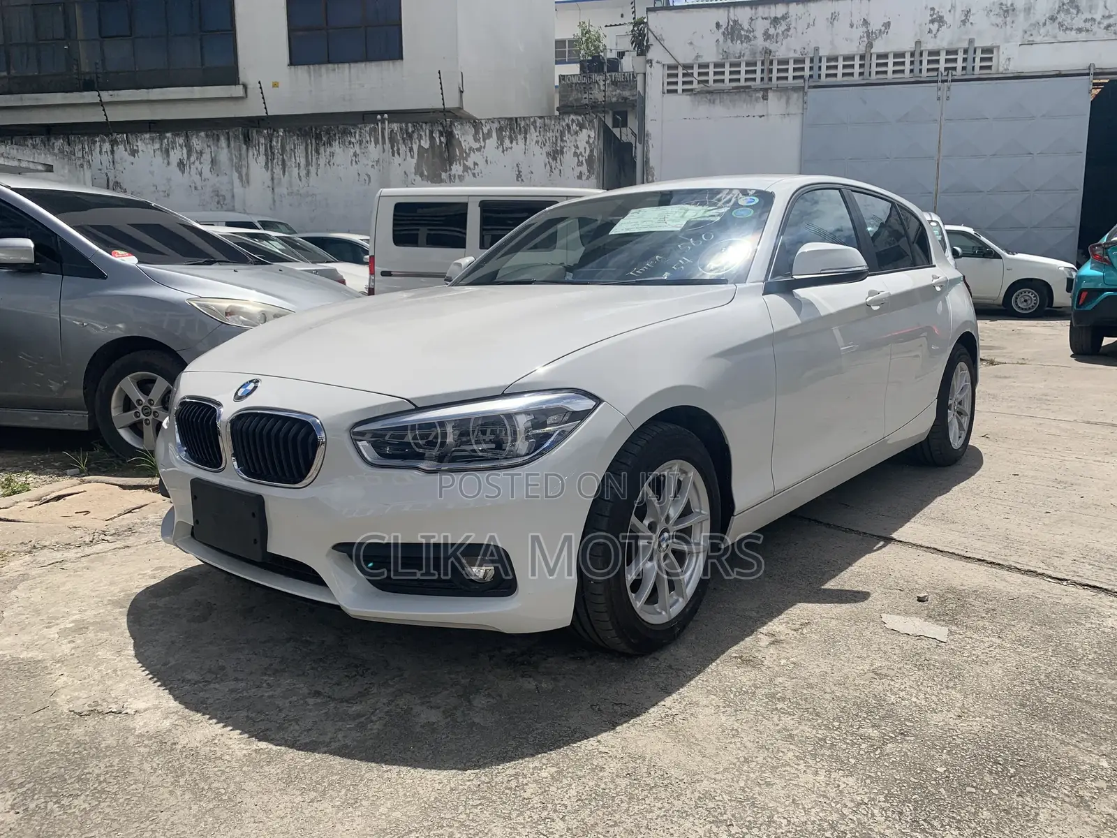 BMW 118i 2016 Off white