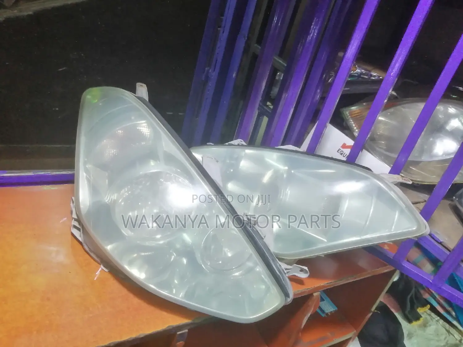 Toyota Caldina 2002/2003 Non Xenon Head Lamp, Clean Ex Japan