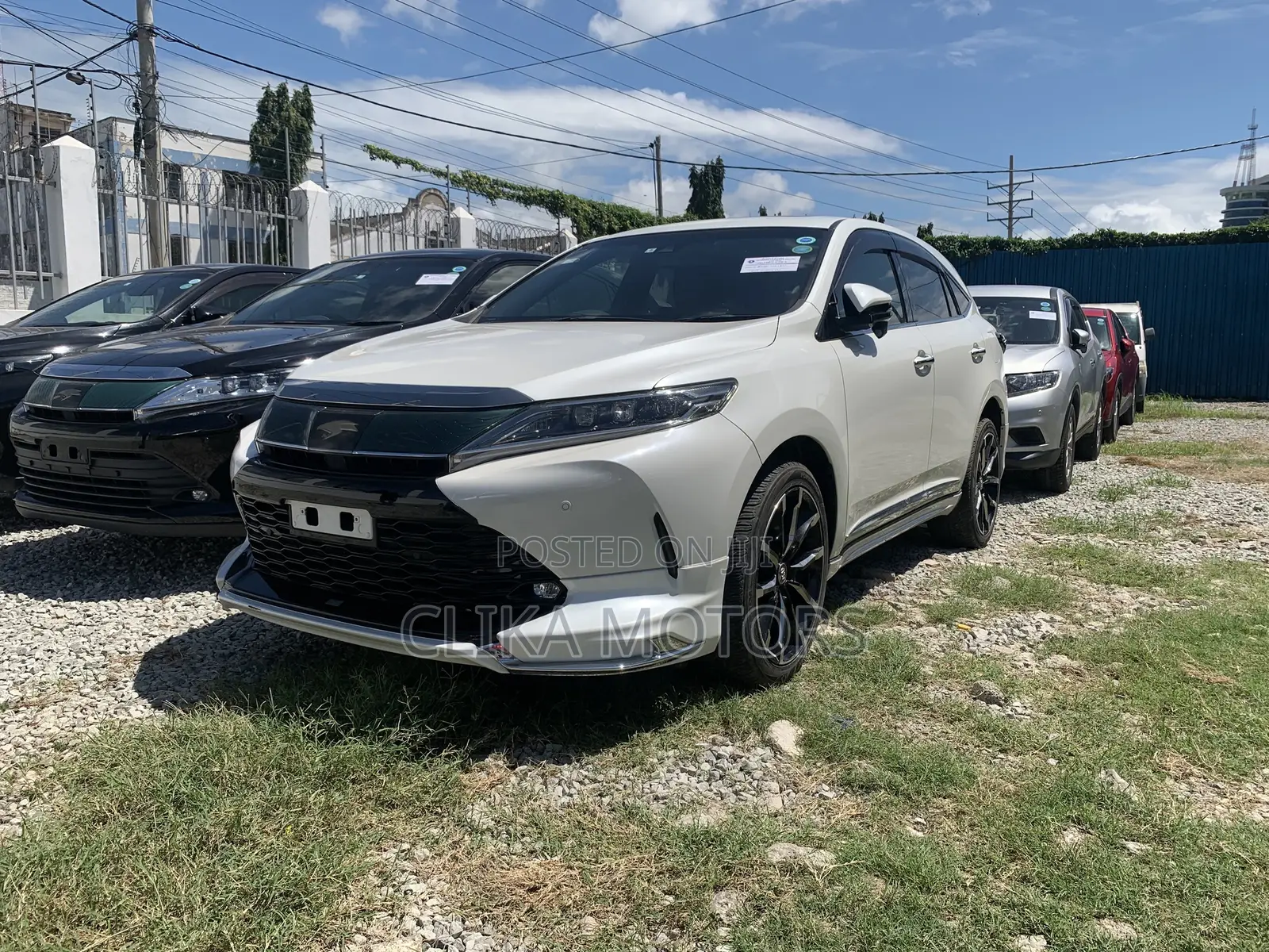 Toyota Harrier 2.0 4WD 2017 White