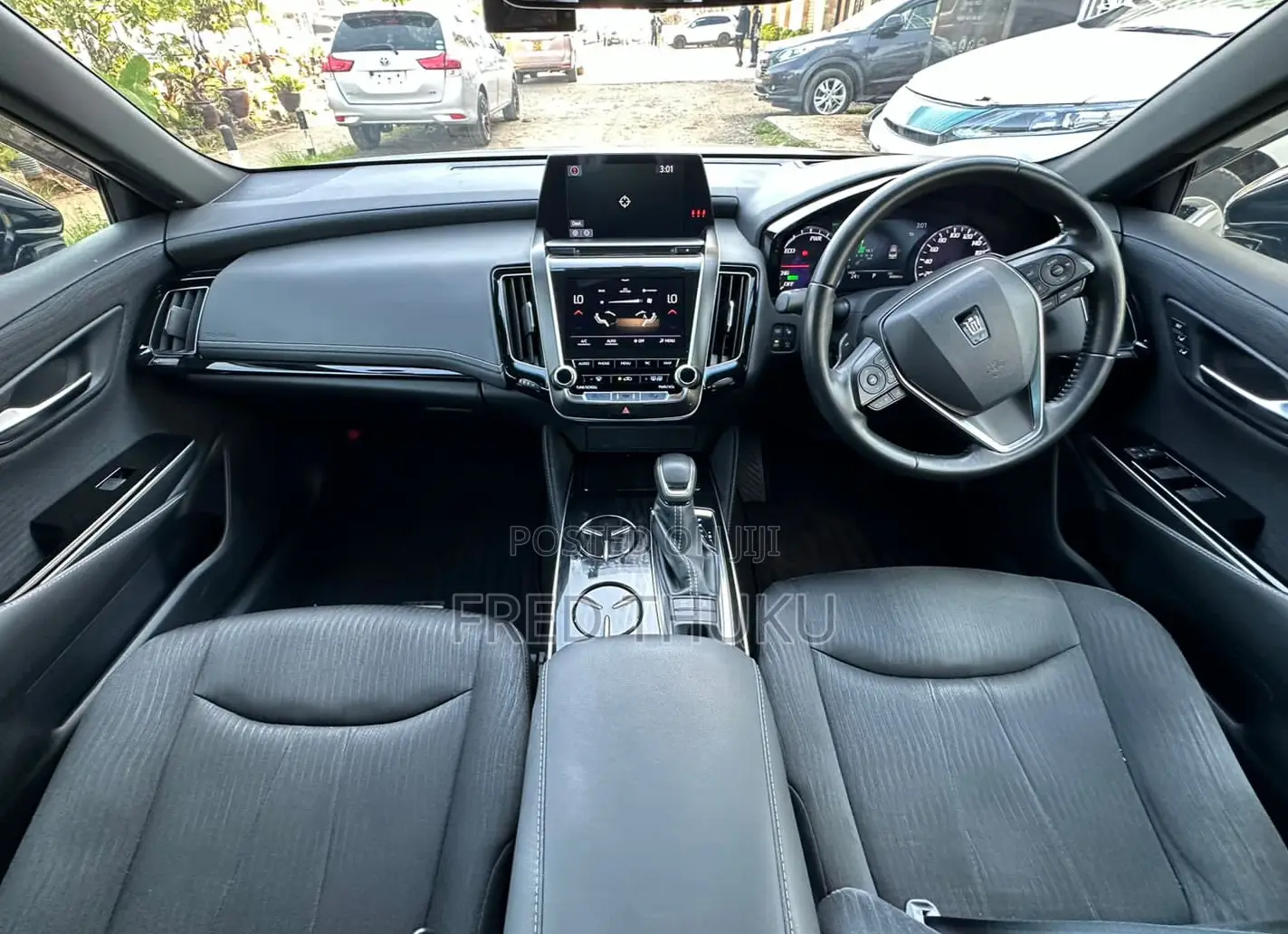 Toyota Crown 2018 Black