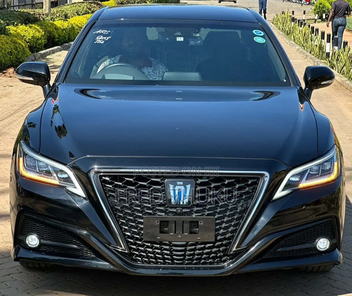 Toyota Crown 2018 Black