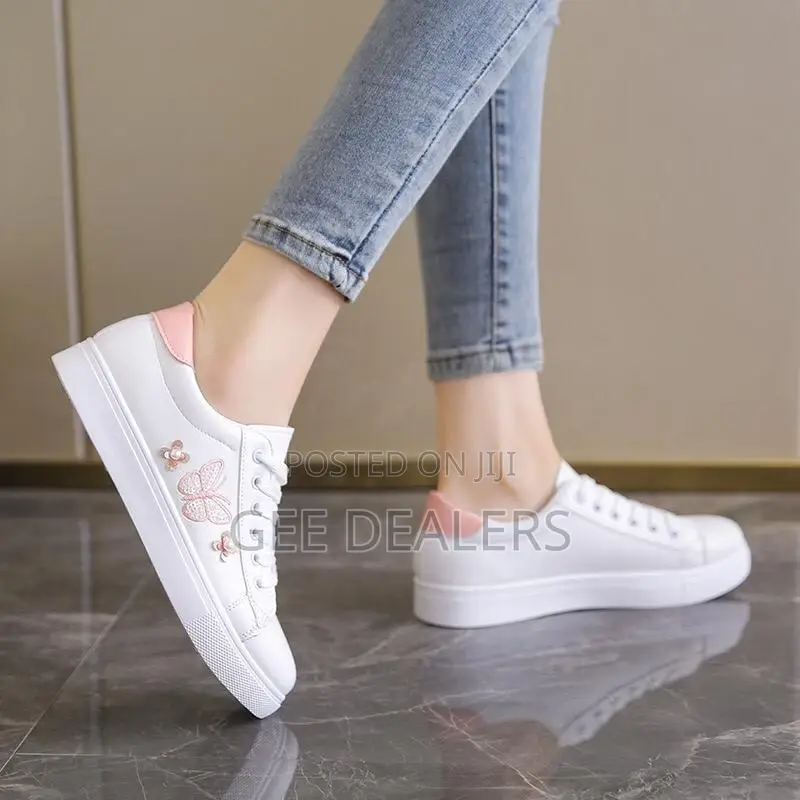 Butterfly Sneakers >Ladies Sneakers White
