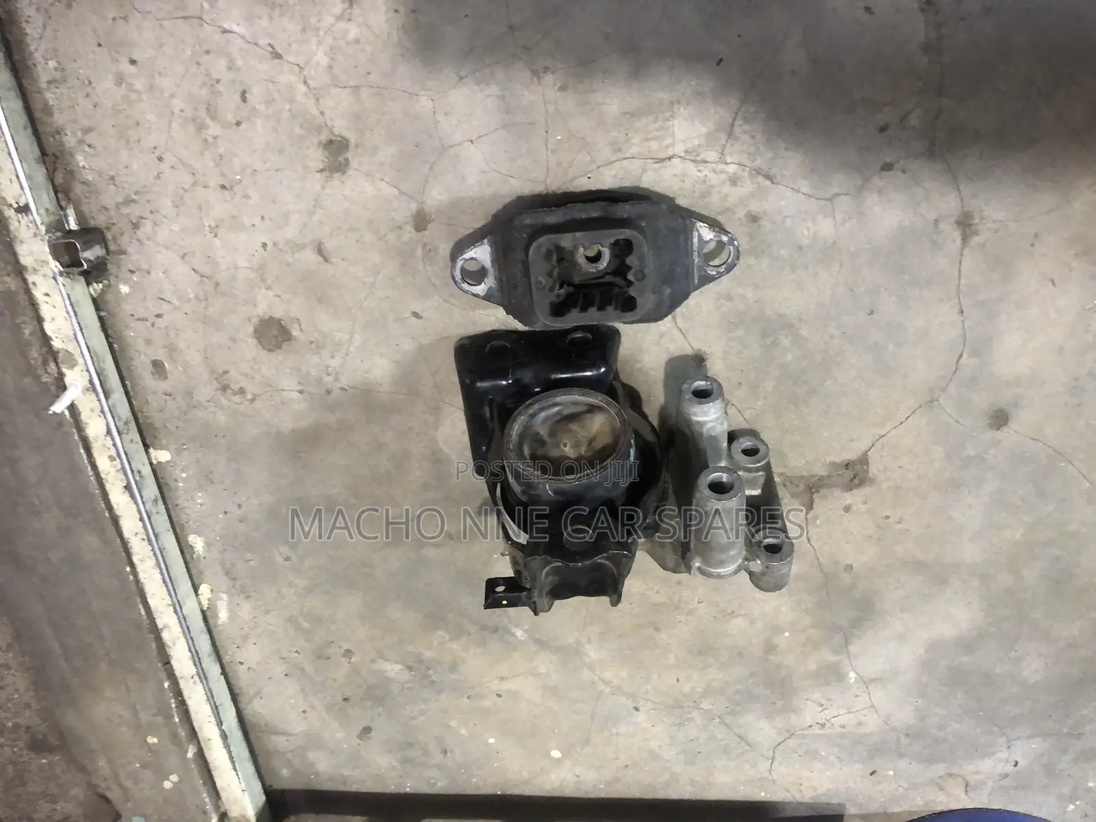 Nissan HR12 Gearbox Mounting