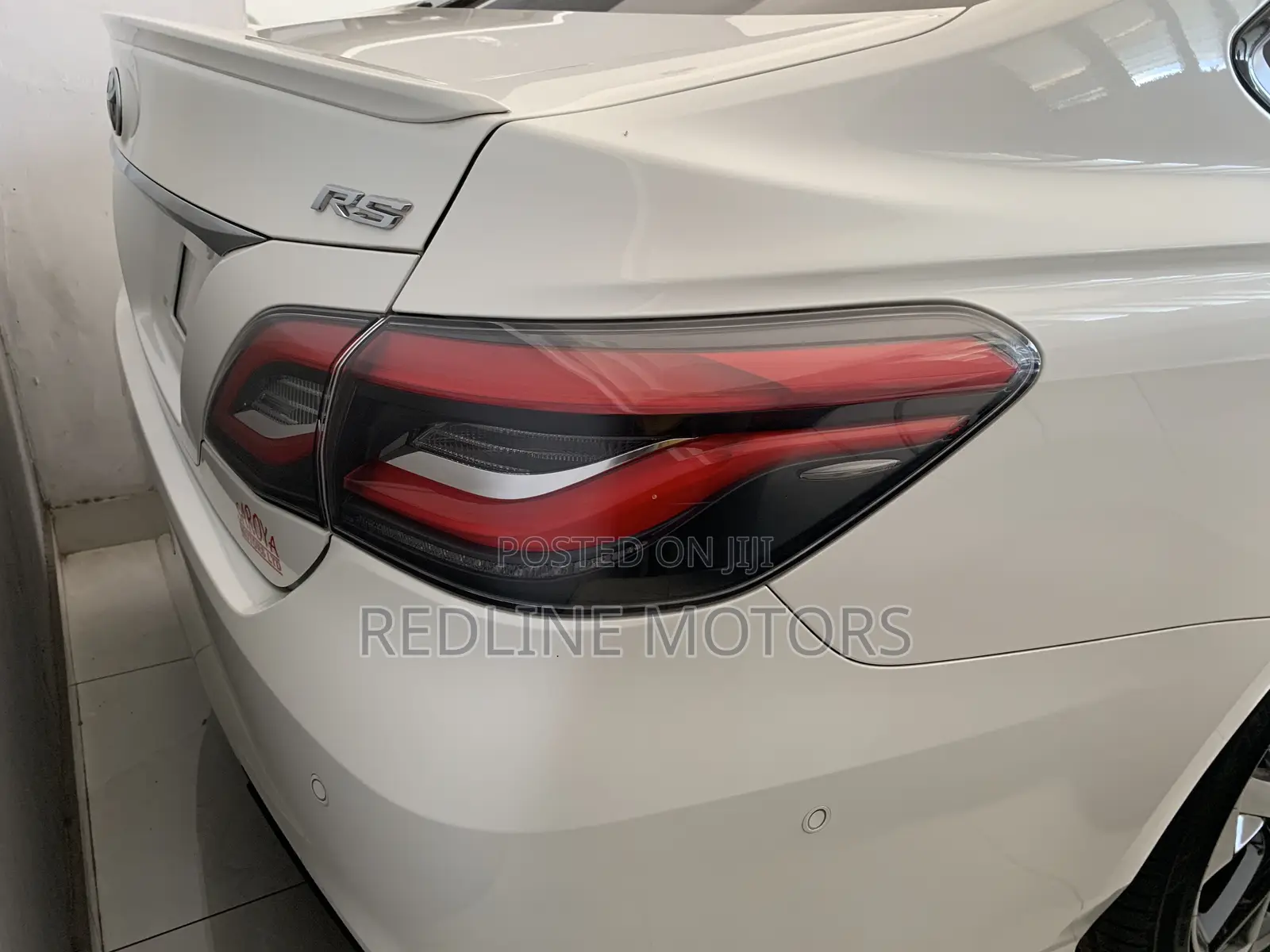 Toyota Crown 2018 White