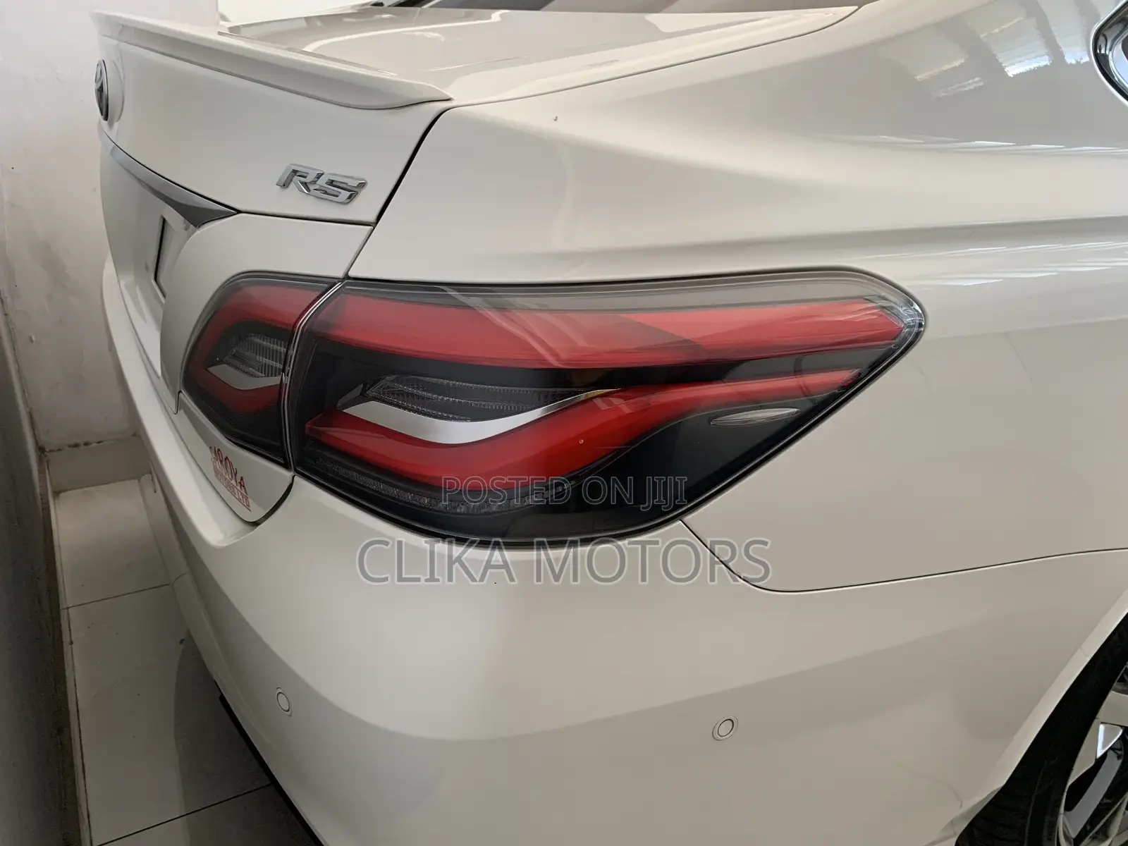 Toyota Crown 2018 White